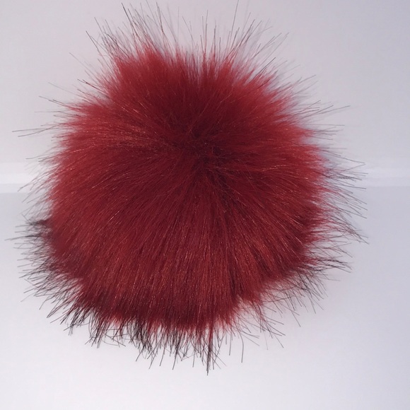 casual flare Accessories - NWT- Faux Fox Fur Pom w/ Snap for Hats, Red